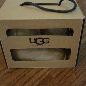 Brand New I Boo infant Uggs!!! Size 4BB